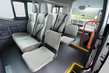 日産 NV350キャラバン「コミュニティバス仕様車」車内(リフタータイプ)