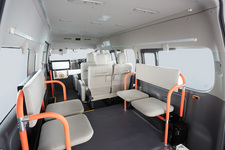 日産 NV350キャラバン「コミュニティバス仕様車」車内(リフタータイプ) ※車いす非乗車時