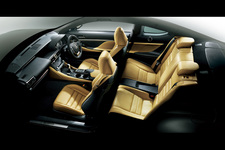 レクサス RC350“version L”/インテリアカラー:クローブ <オプション装着車>