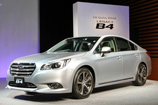 スバル 新型(6代目)レガシィアウトバック/B4