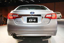 スバル 新型(6代目)レガシィアウトバック/B4
