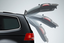 フォルクスワーゲン「シャラン グレンツェン 2」／パワーテールゲート（挟み込み防止機能付）イメージ