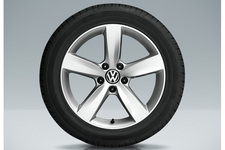 フォルクスワーゲン「シャラン グレンツェン 2」／専用17インチ アルミホイールイメージ