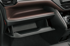 トヨタ 新型 エスクァイア /グローブボックス