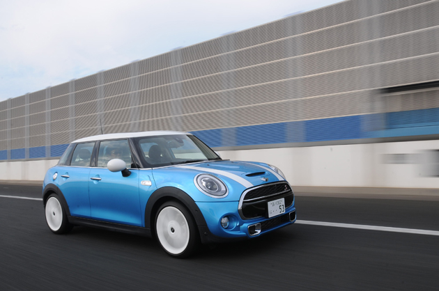 新型mini ミニ クーパーs 5ドア 試乗レポート 国沢光宏 2 3 徹底検証 14年新型車種ー試乗レポート Mota