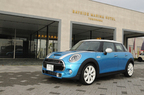 MINI COOPER S 5 DOOR(新型ミニ 5ドア クーパーS)[ボディカラー：エレクトリック・ブルー]