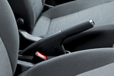 フォルクスワーゲン「move up! style edition」／レザーハンドブレーキ グリップ