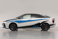 トヨタFCV（ラリー仕様車）