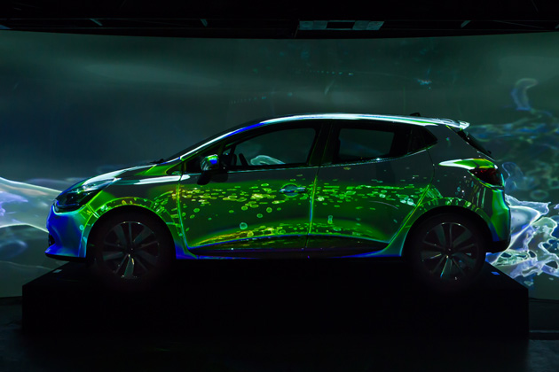 ルノー「ルーテシア」／“触れるプロジェクションマッピング”