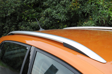 フォルクスワーゲン 新型「CrossPoro(クロスポロ)」[ボディカラー：ハニーオレンジメタリック(新色)]