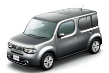 日産 キューブ／ボディカラー：ダークメタルグレー（M）