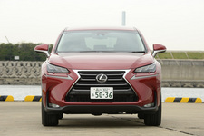 レクサス NX 200t バージョンL　ボディカラー：レッドマイカクリスタルシャイン