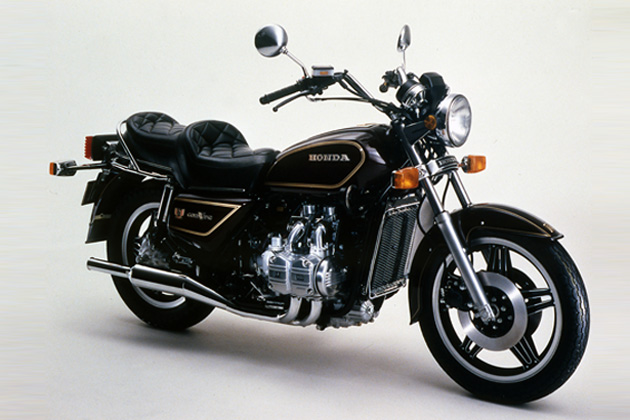 ホンダ、大型二輪「ゴールドウイング」発売40周年記念の特別 ホンダ、大型二輪「ゴールドウイング」発売40周年記念の特別