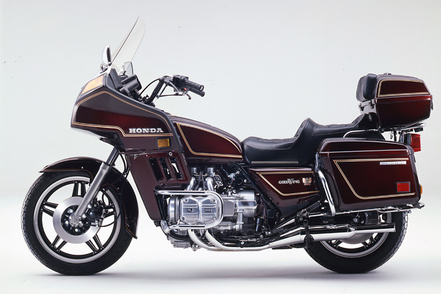 ホンダ、大型二輪「ゴールドウイング」発売40周年記念の特別 ホンダ、大型二輪「ゴールドウイング」発売40周年記念の特別