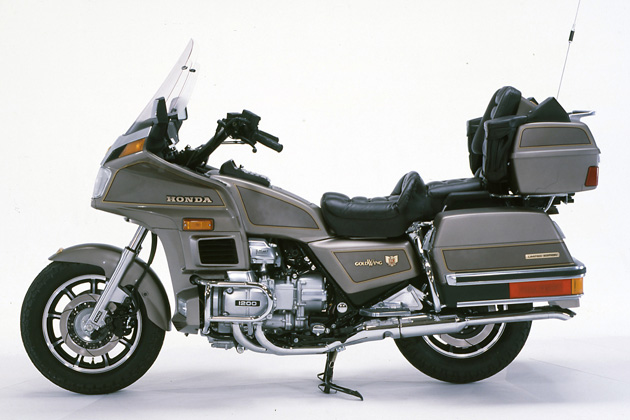 ホンダ、大型二輪「ゴールドウイング」発売40周年記念の特別 ホンダ、大型二輪「ゴールドウイング」発売40周年記念の特別