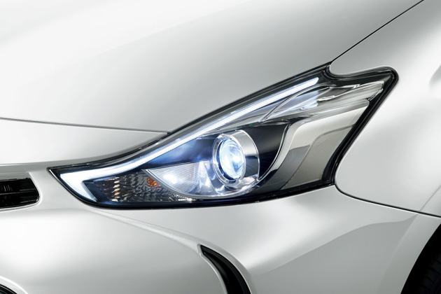 プリウスα LEDヘッドライト