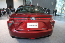 トヨタ 新型燃料電池自動車（FCV）「MIRAI（ミライ）」