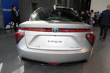 トヨタ 新型燃料電池自動車（FCV）「MIRAI（ミライ）」