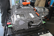 トヨタ 新型燃料電池自動車(FCV)「MIRAI(ミライ)」