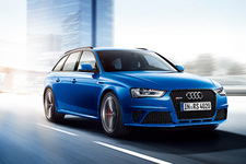 「Audi RS 4 Avant Nogaro selection」／走行イメージ