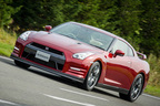 NISSAN GT-R 15年モデル