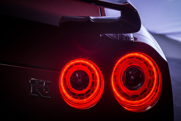 NISSAN GT-R 15年モデル