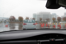 衝突回避支援型PCS(Toyota Safety Sense Cに設定)をテスト中の様子