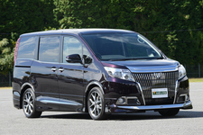 トヨタ 新型「エスクァイア」