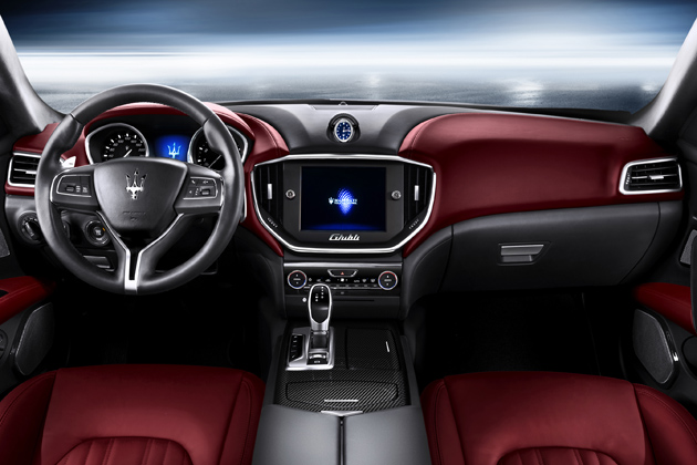 マセラティ ギブリ インテリア