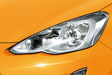 トヨタ アクア S／LEDヘッドランプ