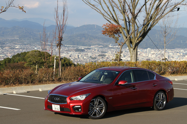 【燃費】日産 スカイライン ハイブリッドで「エコランチャレンジ」／竹岡圭