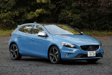 ボルボ V40 T5 R-DESIGN[Drive-E 新型4気筒・8AT搭載 2015年モデル／ボディカラー：レーベルブルー(R-DESIGN専用色)]