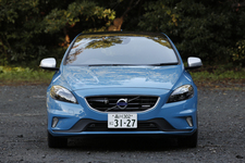 ボルボ V40 T5 R-DESIGN[Drive-E 新型4気筒・8AT搭載 2015年モデル／ボディカラー：レーベルブルー(R-DESIGN専用色)]