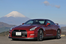 日産 GT-R 2015年モデル