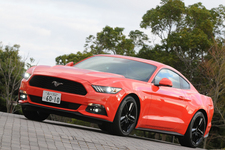 フォード 新型 マスタング「50 YEARS EDITION」[EcoBoost 2.3ターボ／限定350台／左ハンドル／ボディカラー：コンペティションオレンジ(限定生産色・30台のみ)]