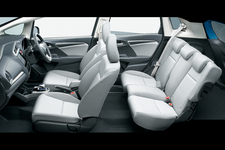 FIT HYBRID・Fパッケージ(FF) インテリア(ライトグレー) オプション装着車