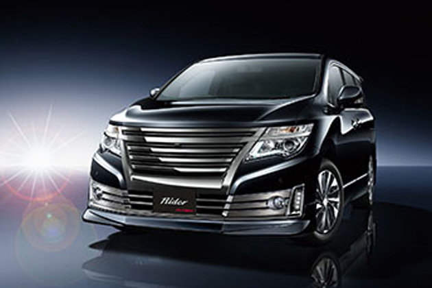 ELGRAND Rider HIGH PERFORMANCE SPEC Black Line／「オートサロン2015」日産ブース展示車両