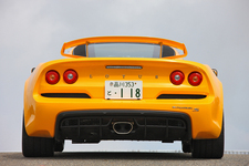 写真はベース車のLOTUS EXIGE S(ロータス エキシージ S)