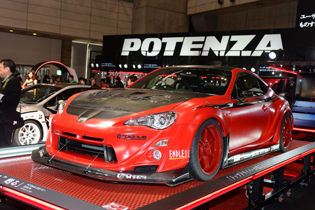 【速報！】「ブリヂストン」ブースではPOTENZA史上最速のストリートラジアル「RE-71R」を展示【東京オートサロン2015】
