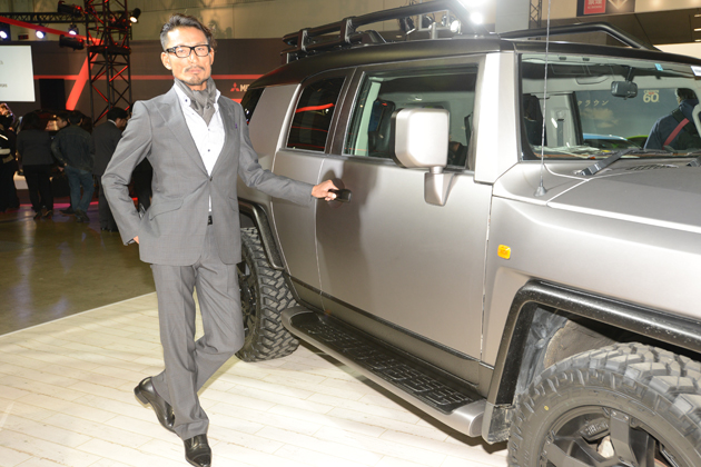 速報 トヨタ Fjクルーザー 可愛いキャンギャルだけじゃない イケメンモデルもオートサロンに登場 東京オートサロン15 東京オートサロン15 Mota 速報 トヨタ Fjクルーザー 可愛いキャンギャルだけじゃない イケメンモデルもオートサロンに登場 東京オートサロン15 東京オートサロン15 Mota