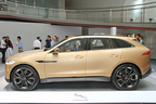 ※写真は日本での発表会の時のもの　「ジャガー スポーツ・クロスオーバー・コンセプト『C-X17（F-PACE）』」