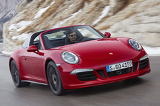 ポルシェ 新型 「911 Targa 4 GTS」（911タルガ 4 GTS）／走行イメージ