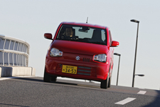 スズキ 新型 アルト[37.0km/L(ガソリン車No.1低燃費)] 試乗レポート／今井優杏