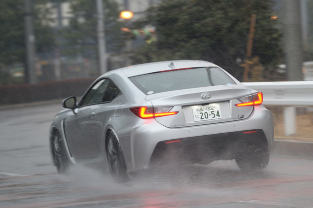 レクサス RC F ボディカラー:ソニックシルバー