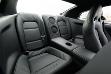 日産 GT-R 2015年モデル 3.8 プレミアムエディション 4WD ボディカラー:メテオフレークブラックパール(スクラッチシールド)