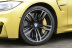 BMW M4 DCT ドライブロジック　ボディカラー：オースチン・イエロー