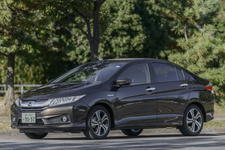 ホンダ「GRACE(グレイス)」