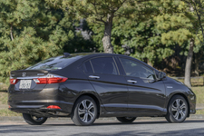 ホンダ「GRACE(グレイス)」