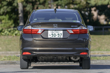 ホンダ「GRACE(グレイス)」