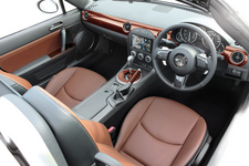 光岡 ヒミコ2015年モデル